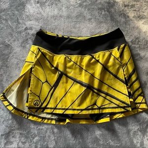 INKnBURN Bee skirt, size 6, EUC